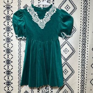 Vintage Good Lad Girls 6x Green Velvet & Lace Dress- Made in the‎ USA